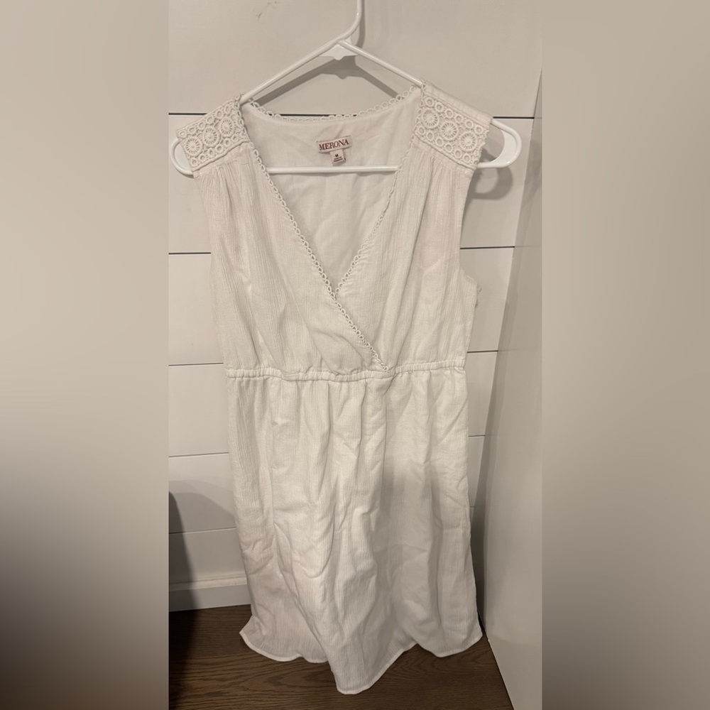 White Sleeveless V-Neck Dress